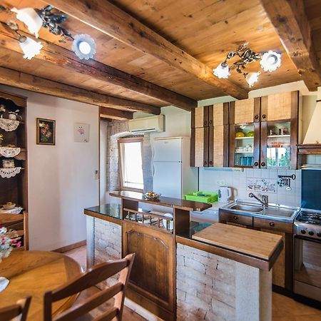 Apartment Nilda Valdi Sabadin Bagian luar foto